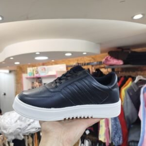 موديل 9 اسود وأبيض نمرة 42